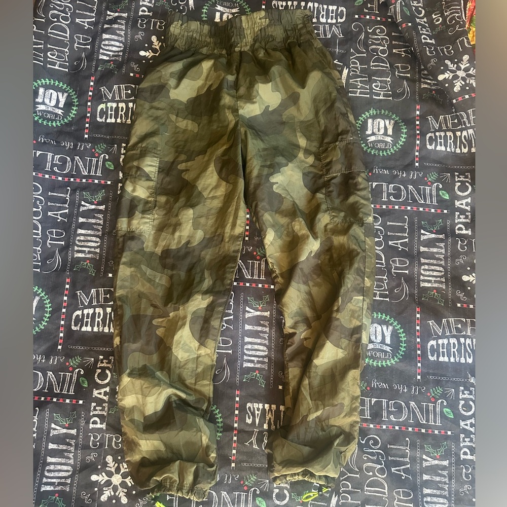 Juniors XS Camouflage Pants